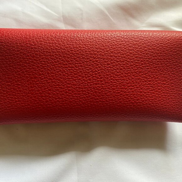 Guess Red Sunglasses Case Semi Hard Clamshell Protective Eyeglasses CASE ONLY - Picture 3 of 5